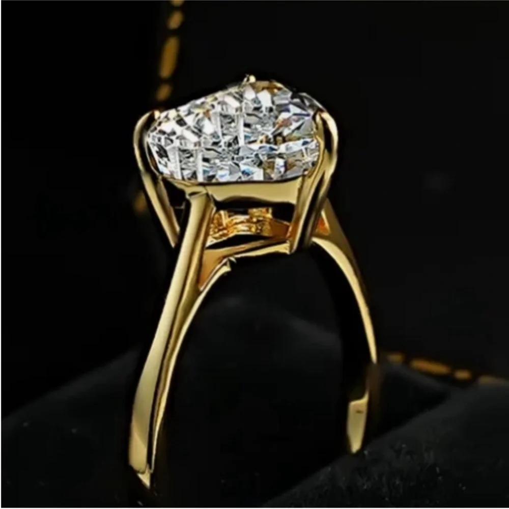 14k 2ct Heart Ring - Picture 8 of 12